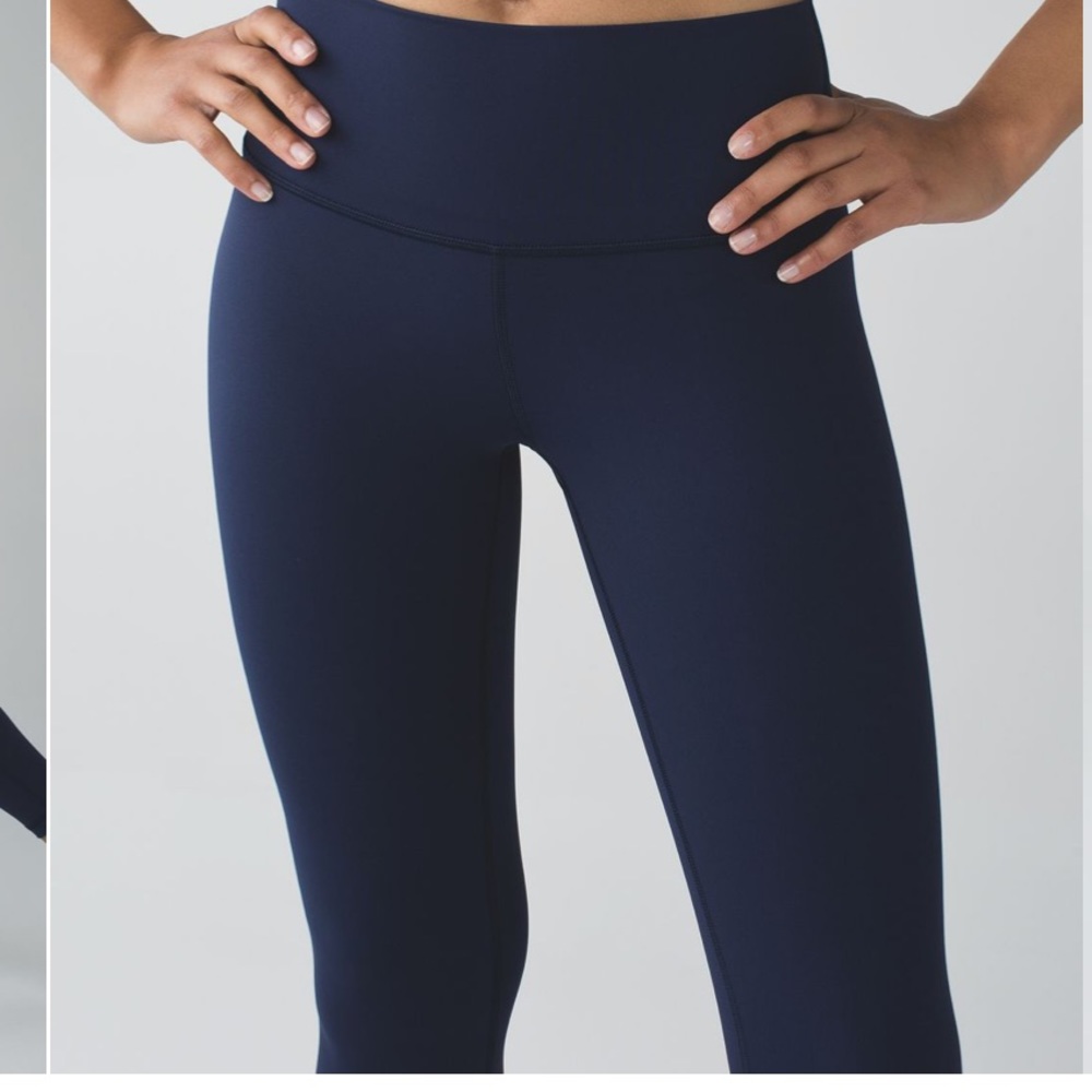 Lululemon Athletica Luxtreme High Rise Leggings. SIZE 8. Navy.